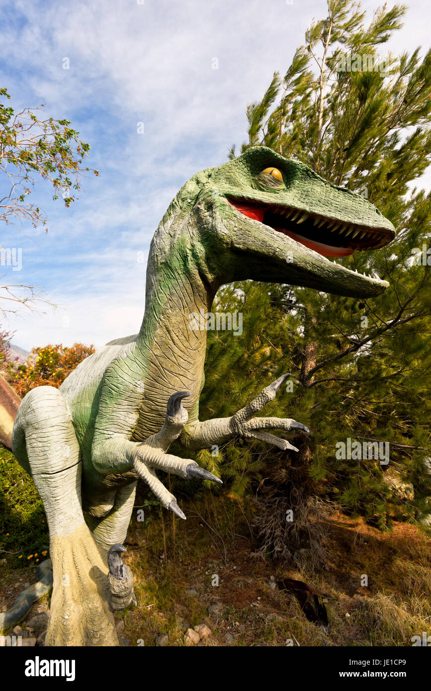 Große Dinosaurier auf dem Display an der Cabazon Dinosaur Museum in Cabazon, Kalifornien. Stockfoto