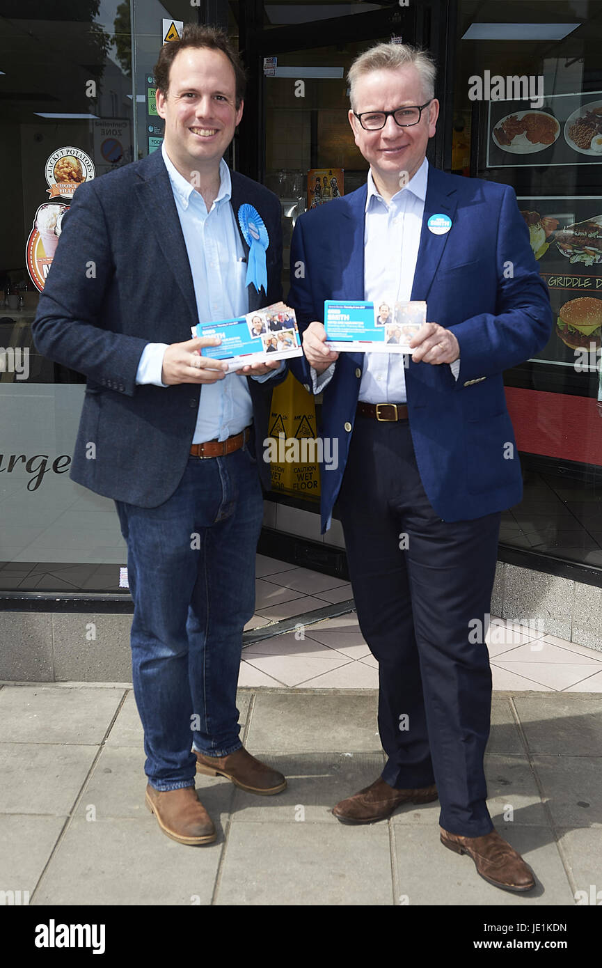 Michael Gove Kampagnen in West Drayton, London Featuring: Greg Smith, Michael Gove Where: London, Vereinigtes Königreich bei: Kredit-22. Mai 2017: Alan West/WENN.com Stockfoto