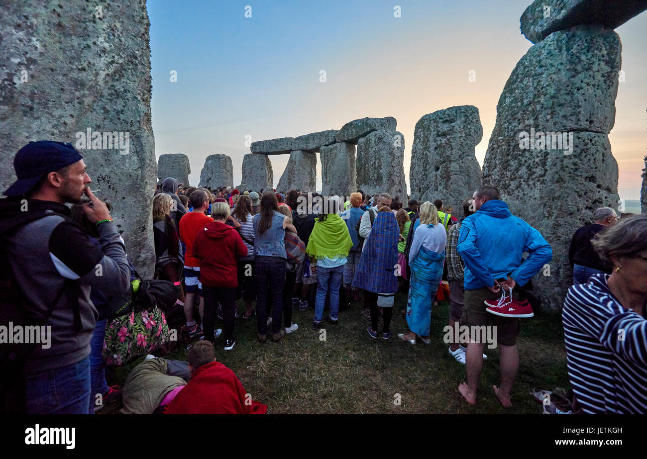 Stonehenge Sommersonnenwende Tour Sunrise 21. Juni 2034 Stockfoto