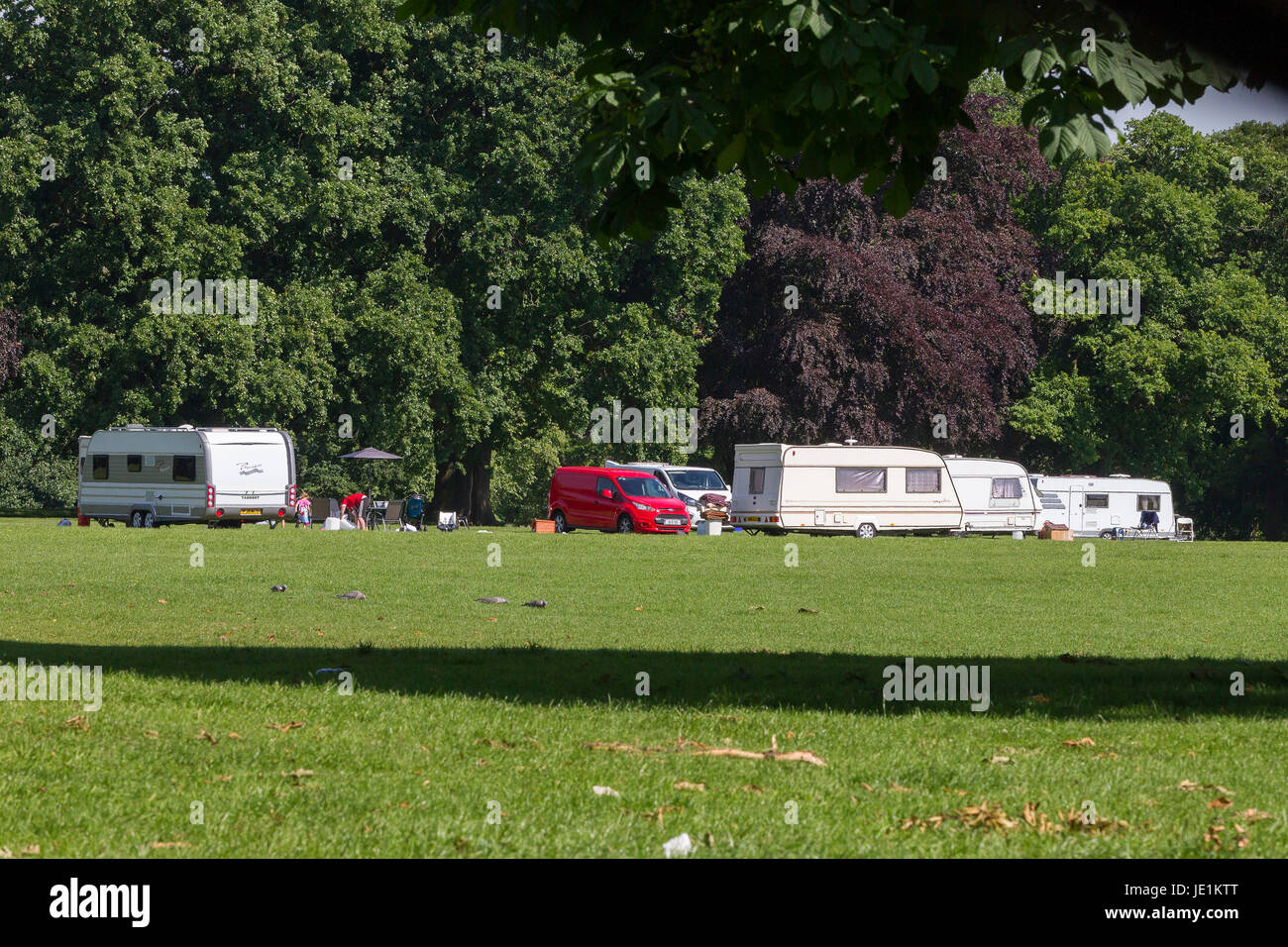 Gypies lagerten illegal auf Abington Park, Northampton, Großbritannien Stockfoto