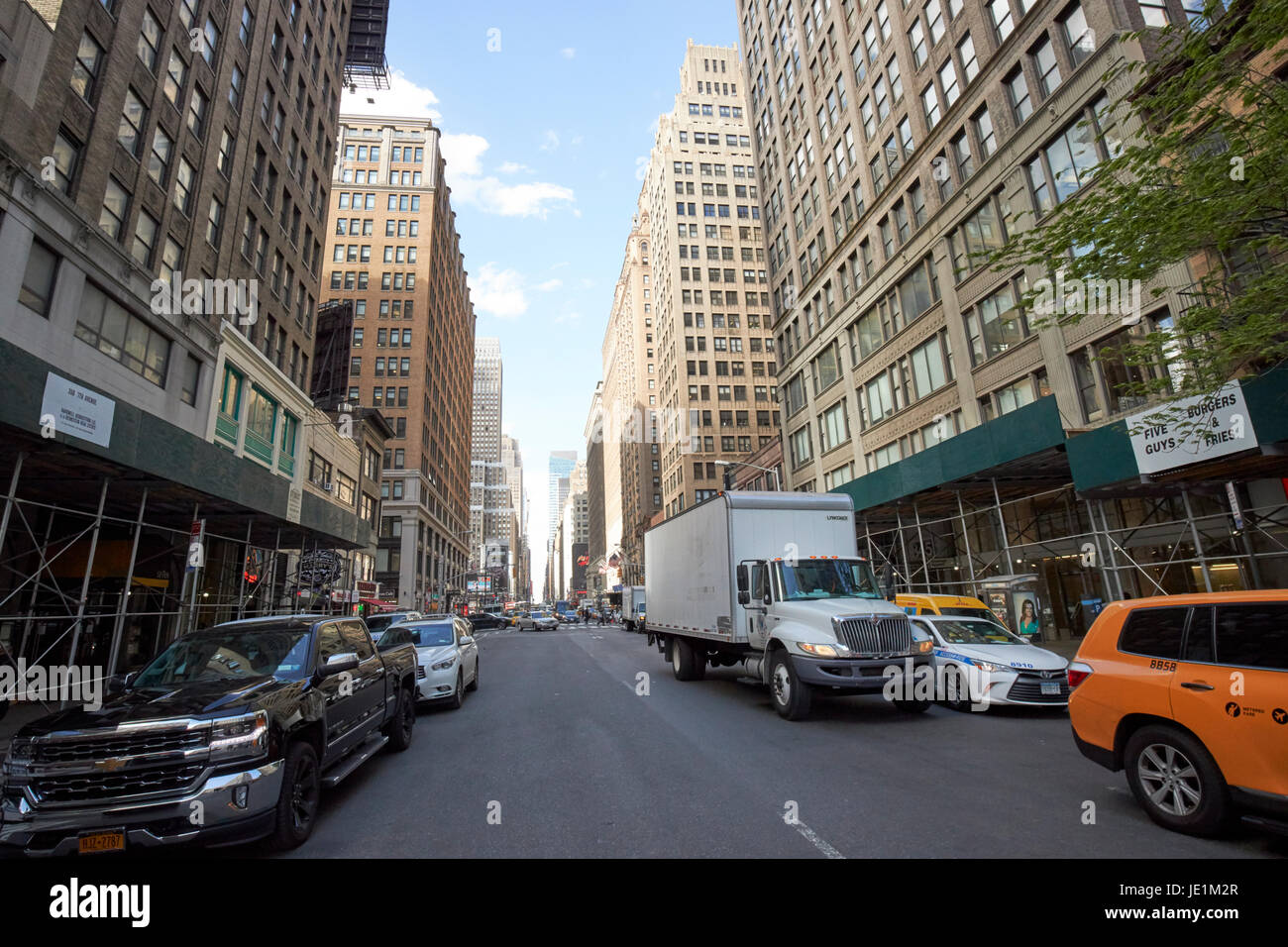 Nachschlagen von 7th Avenue von Midtown New York City USA Stockfoto