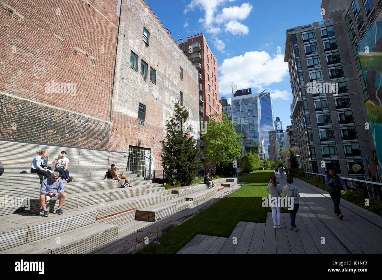 Fuß des high Line Parks durch New York City USA Stockfoto