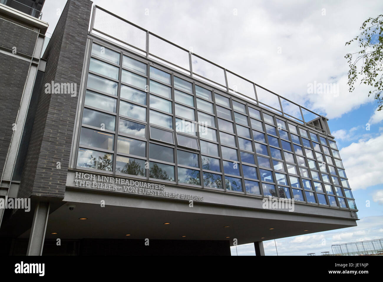 die Diller von Fürstenberg Gebäude Sitz der high Line erhöht Park Gehweg New York City USA Stockfoto
