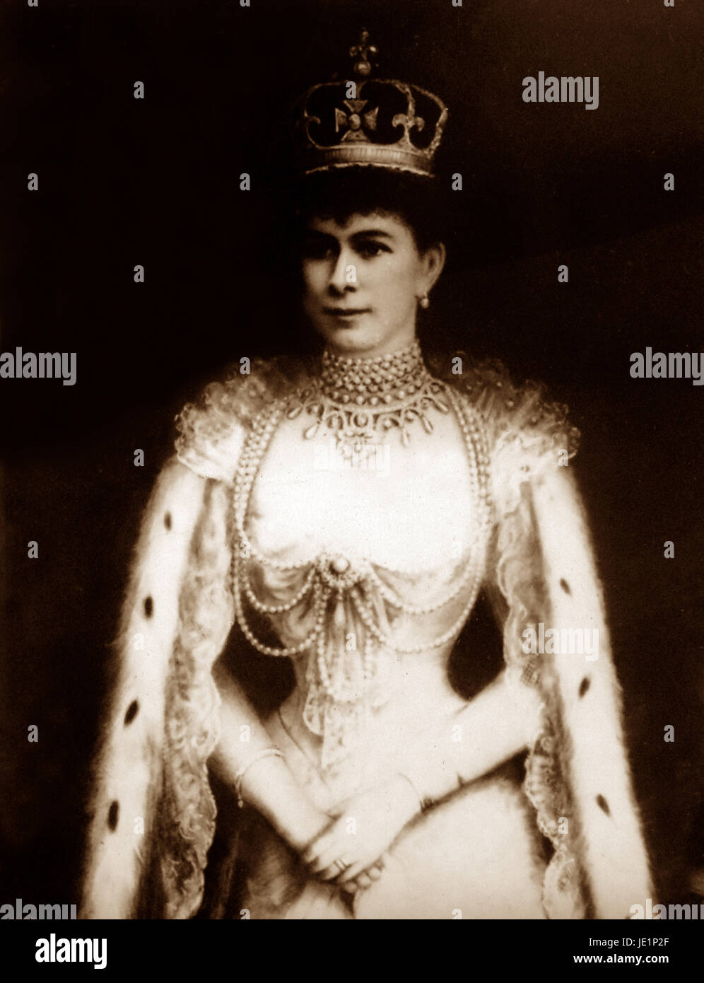 Queen Mary in ihrer Krönung Roben im Jahre 1911 Stockfoto