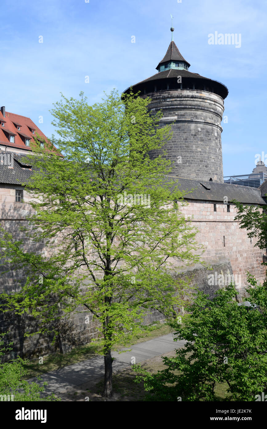 Königstorturm, Nürnberg, Königstor, Stadtmauer, Altstadt, Turm, Wachturm, Befestigung, Stadtbefestigung, franken, Bayern, Deutschland, Architektur, Sprachgeschichte, Stadtgraben, Stockfoto