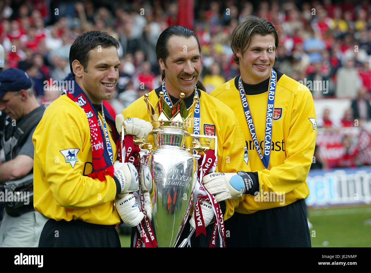 DAVID SEAMAN WRIGHT & TAYLOR ARSENAL Torhüter ARSENAL FC HIGHBURY LONDON 12. Mai 2002 Stockfoto