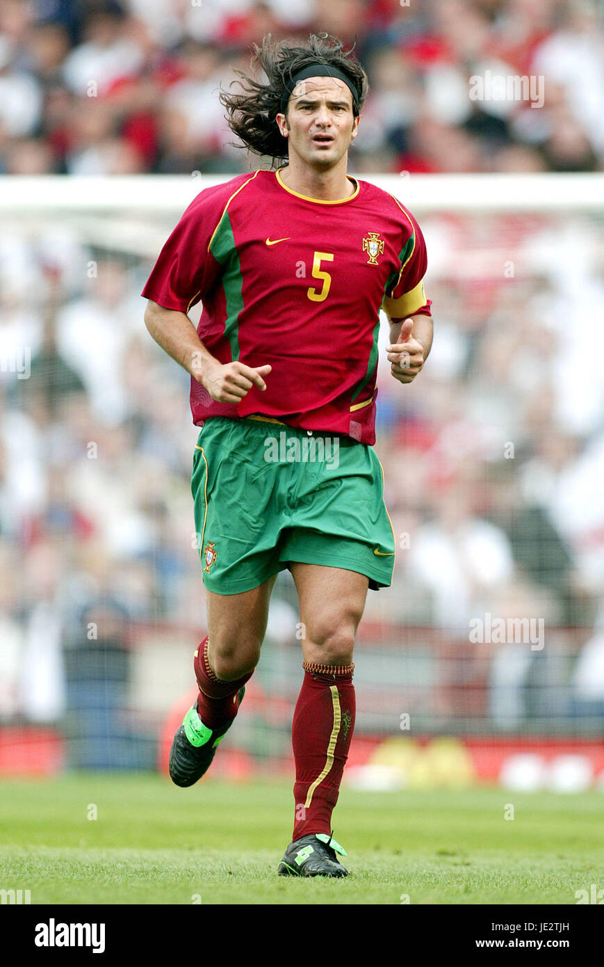 FERNANDO COUTO. PORTUGAL VILLA PARK BIRMINGHAM ENGLAND 7. September 2002 Stockfoto