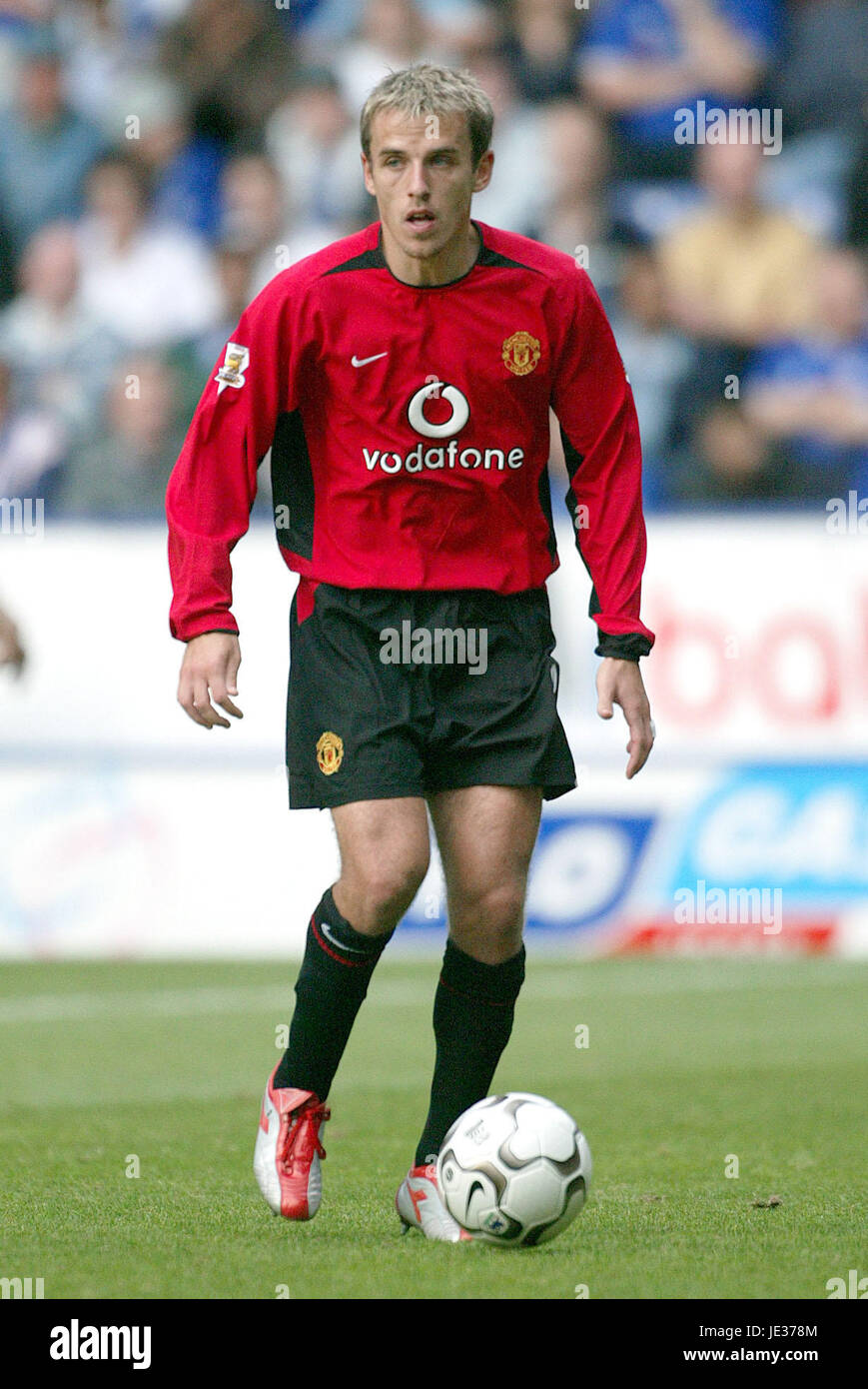 PHILIP NEVILLE MANCHESTER UNITED FC WALKERS STADIUM LEICESTER ENGLAND 27. September 2003 Stockfoto