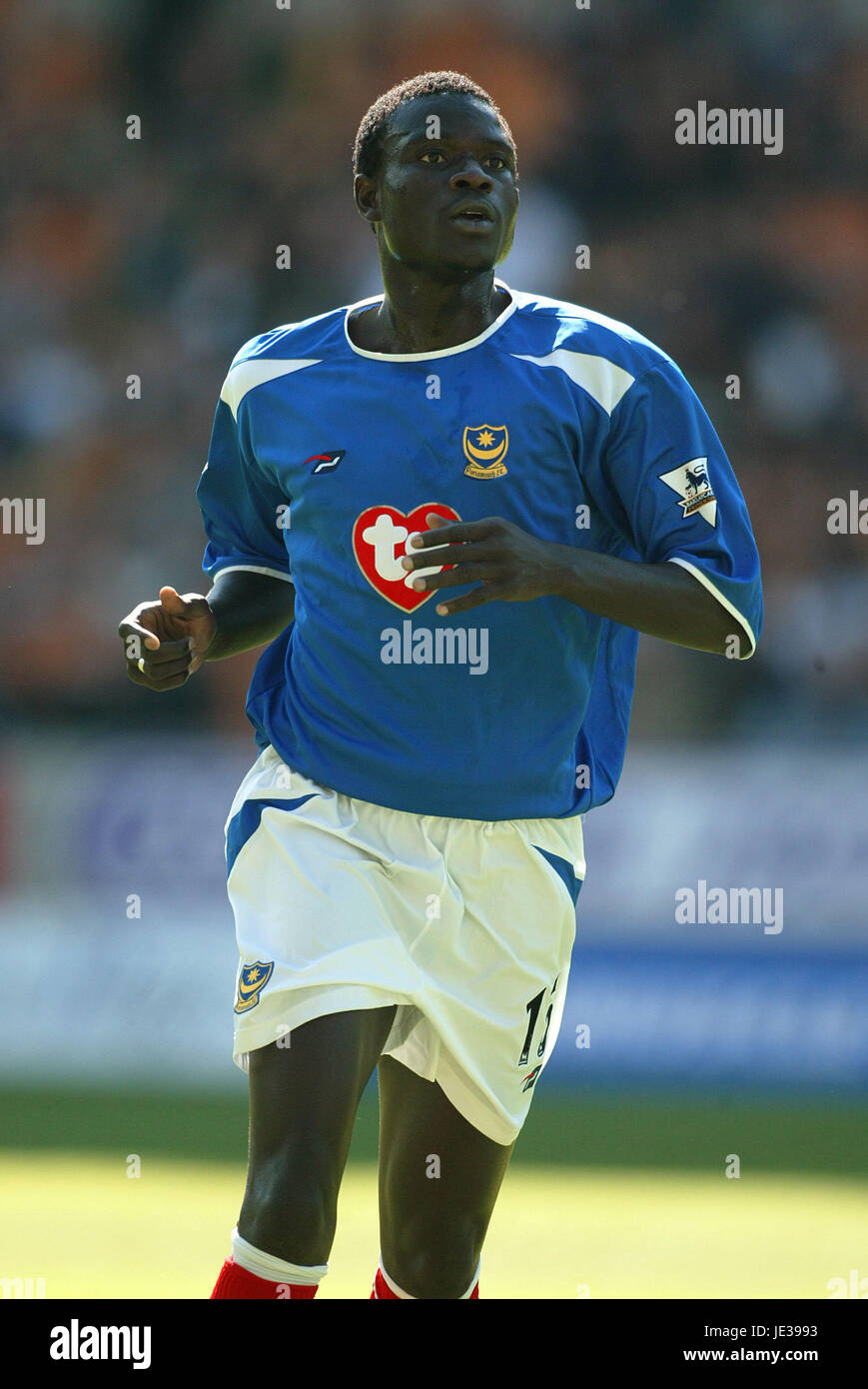 A. FAYE PORTSMOUTH FC MOLINEUX WOLVERHAMPTON ENGLAND 30. August 2003 Stockfoto