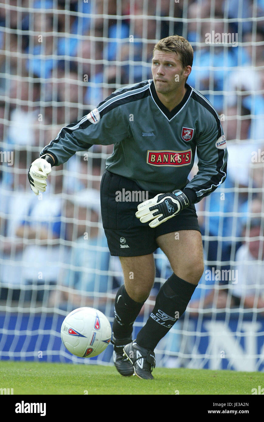 JAMES WALKER WALSALL FC HIGHFIELD ROAD COVENTRY 16. August 2003 Stockfoto