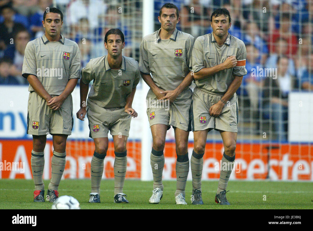 XAVI LOPEZ COCU & ENRIQUE FC BARCELONA WALKERS STADIUM LEICESTER ENGLAND 8. August 2003 Stockfoto