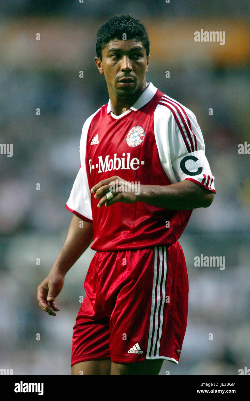 GIOVANE ELBER FC BAYERN München FC St. JAMES PARK NEWCASTLE ENGLAND 5. August 2003 Stockfoto