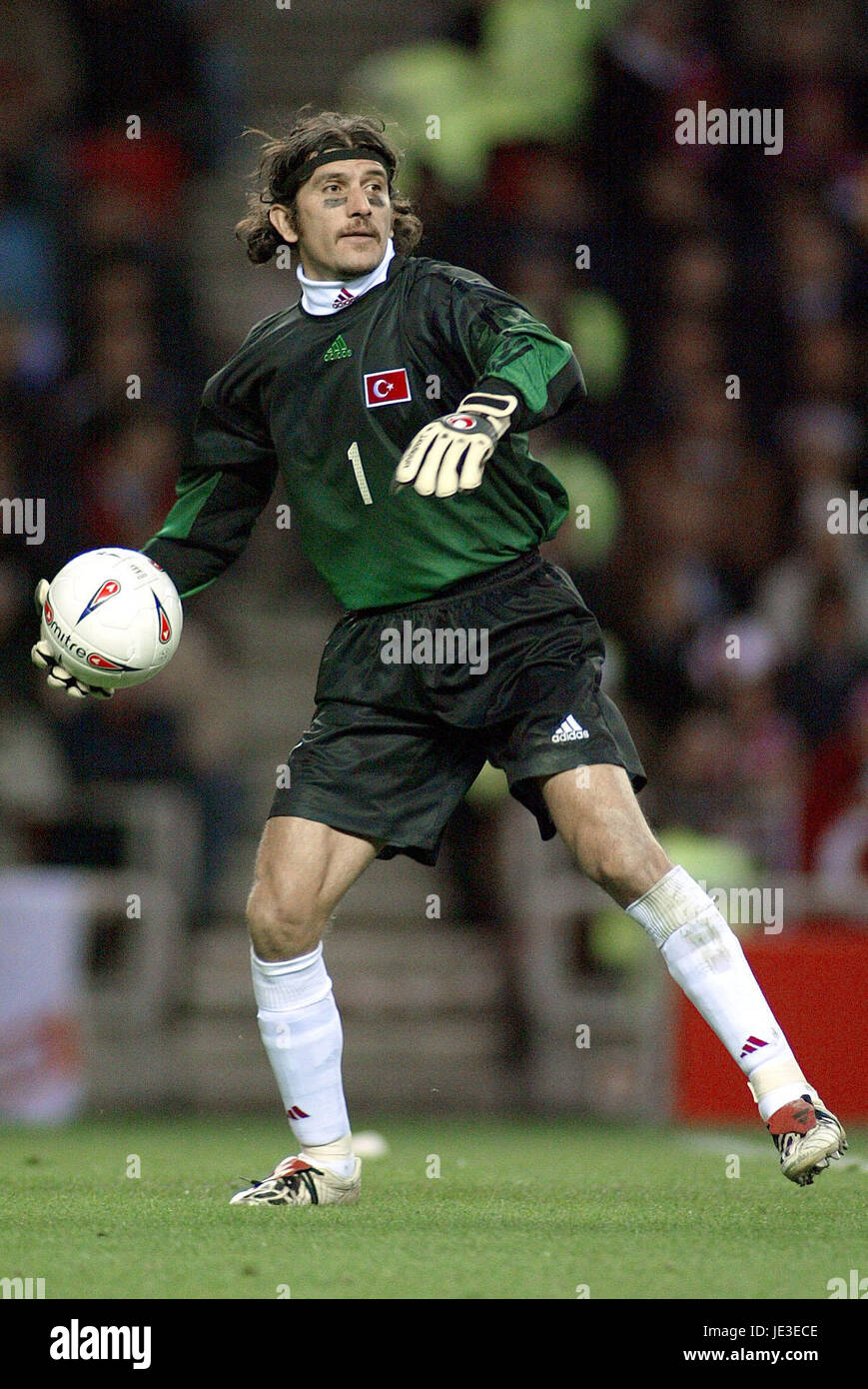 RÜSTÜ RECBER Türkei & FENERBAHCE SK das Stadion des leichten SUNDERLAND 2. April 2003 Stockfoto