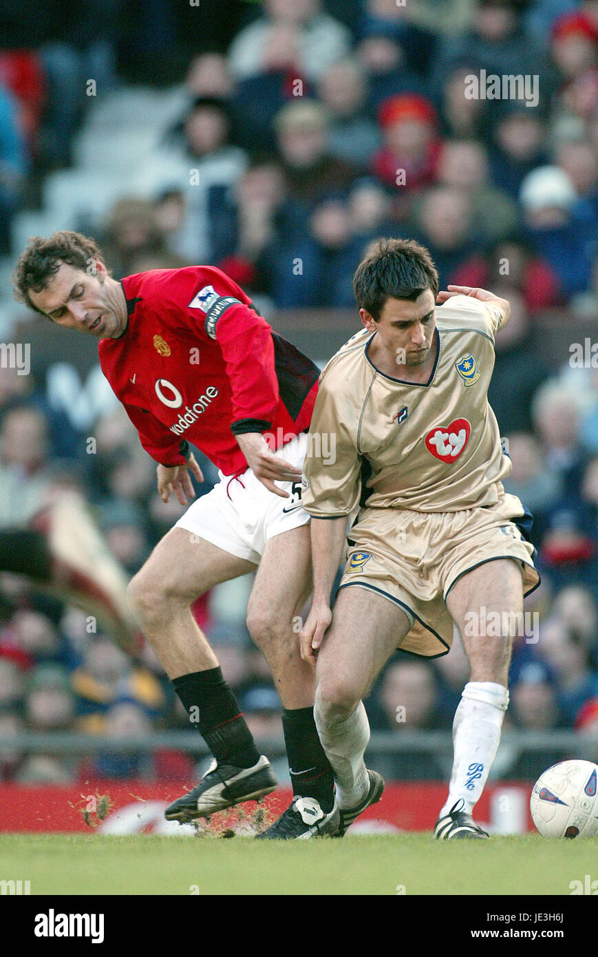 LAURENT BLANC & TODOROV MANCHESTER UTD V PORTSMOUTH OLD TRAFFORD MANCESTER 4. Januar 2003 Stockfoto