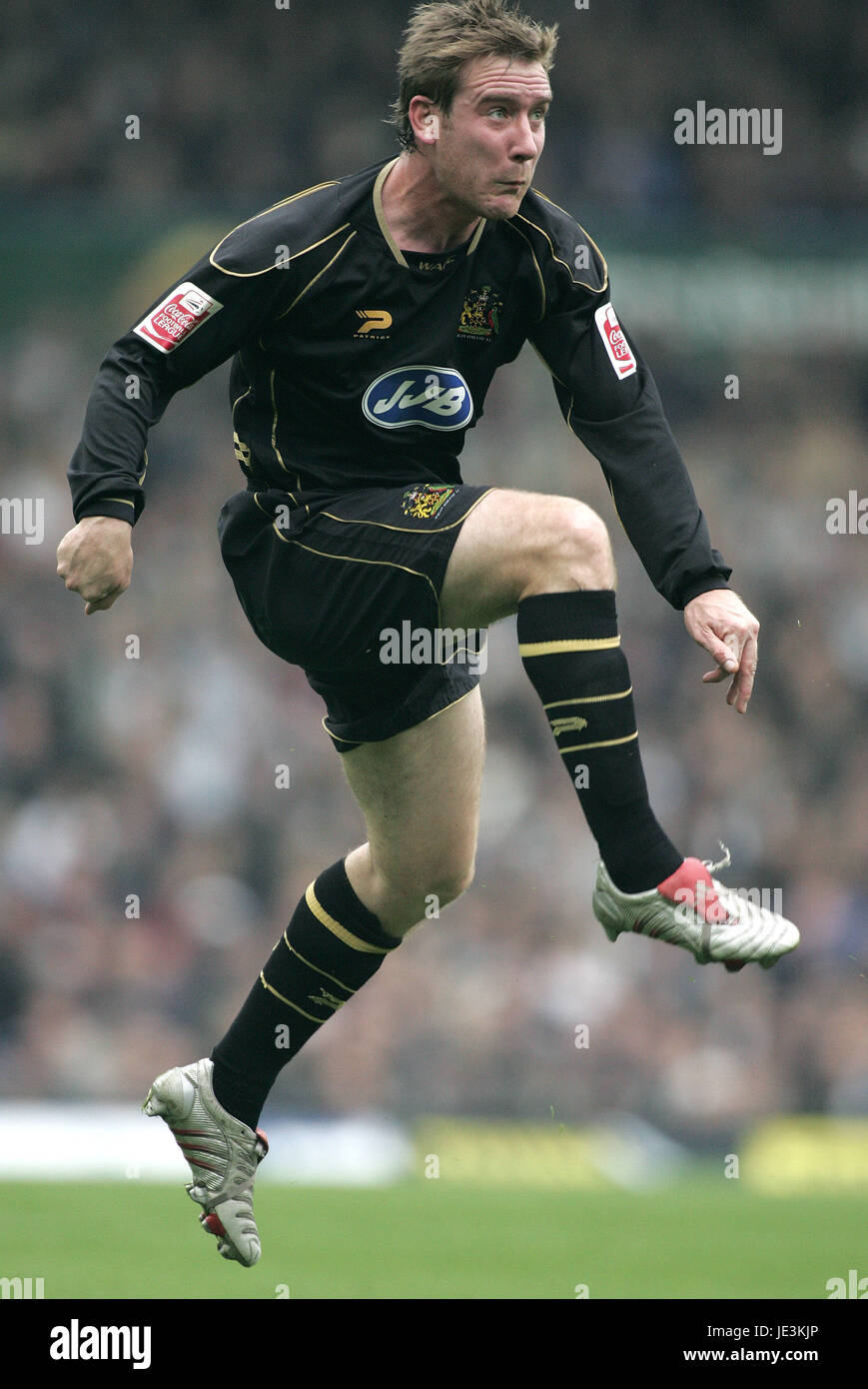 DAVID GRAHAM WIGAN ATHLETIC FC ELLAND ROAD LEEDS ENGLAND 31. Oktober 2004 Stockfoto