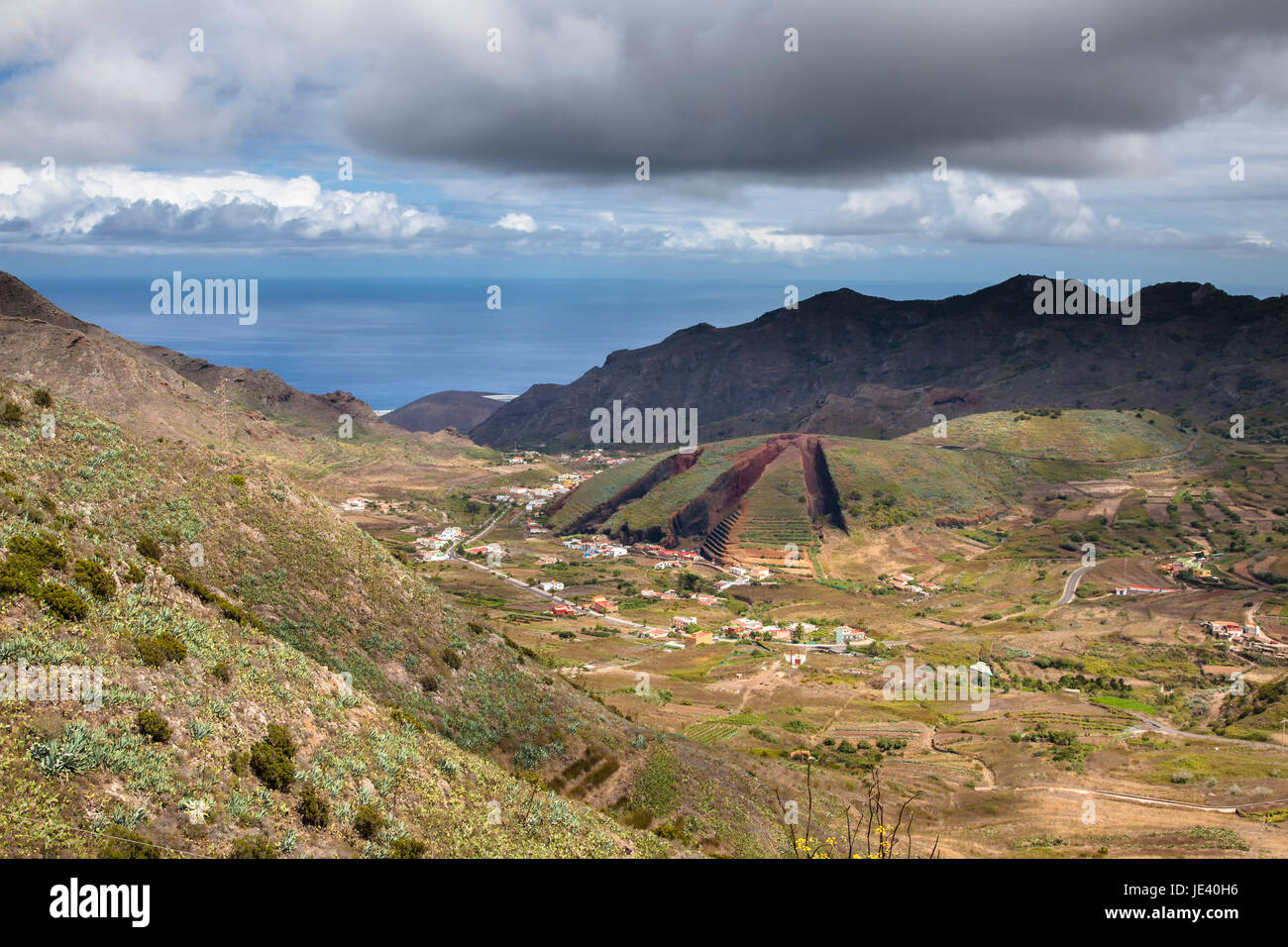 Teno auf der Insel Teneriffa, mit Blick auf die Insel La Gomera. Stockfoto