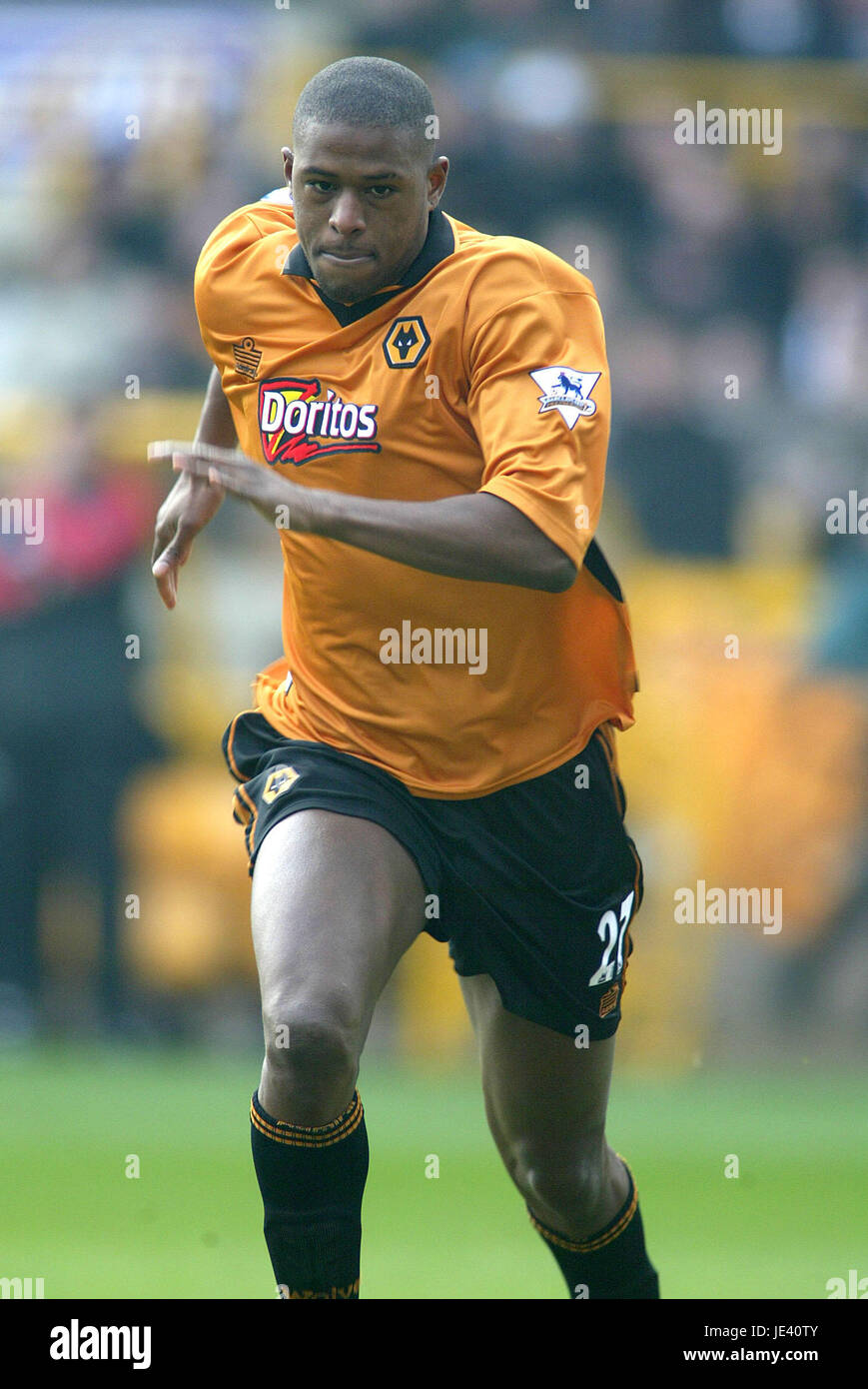 CARL CORT WOLVERHAMPTON WANDERERS FC MOLINEUX WOLVERHAMPTON ENGLAND 21. Februar 2004 Stockfoto