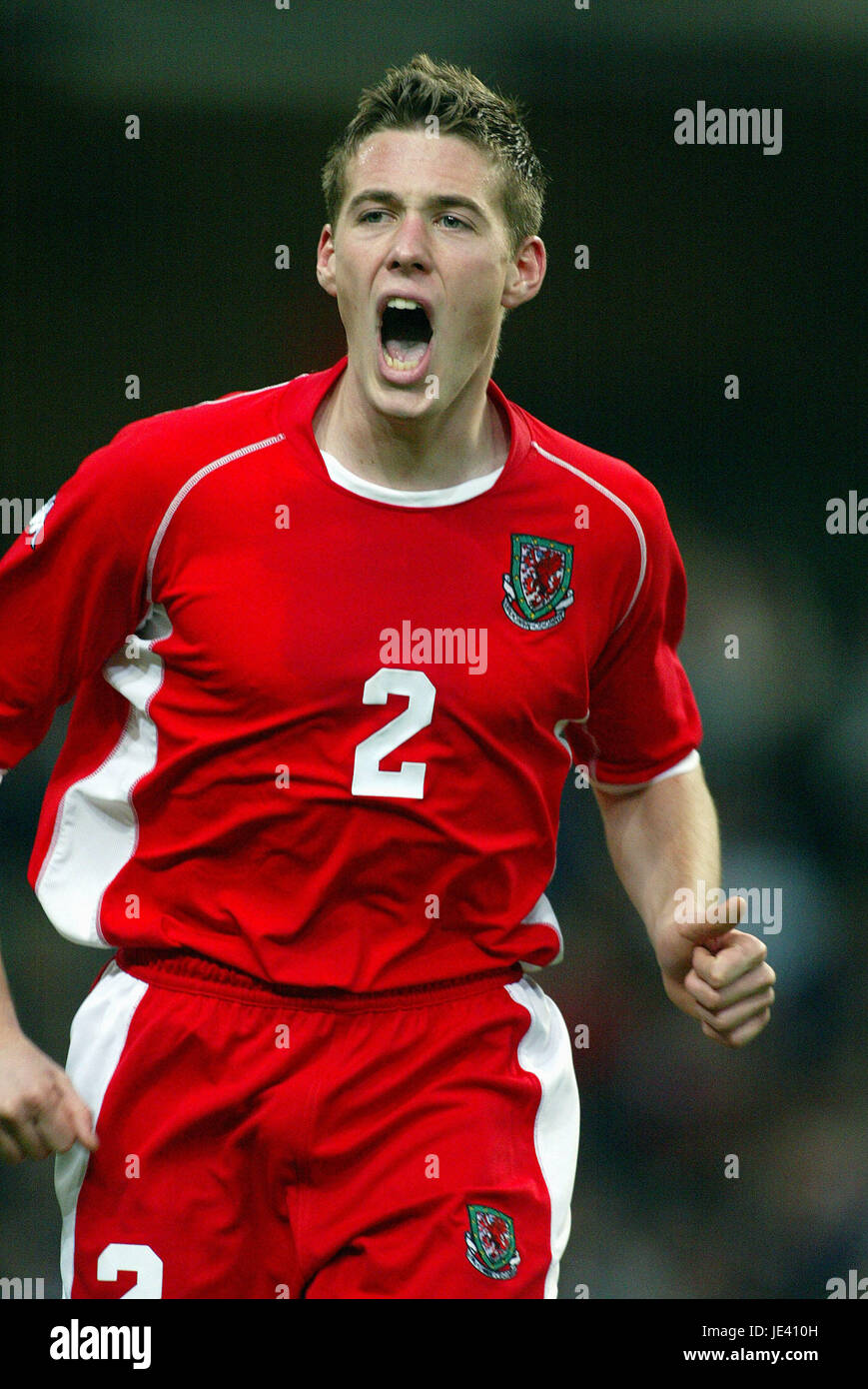 ROB EDWARDS WALES & ASTON VILLA FC MILLENIUM Stadion CARDIFF WALES 18. Februar 2004 Stockfoto