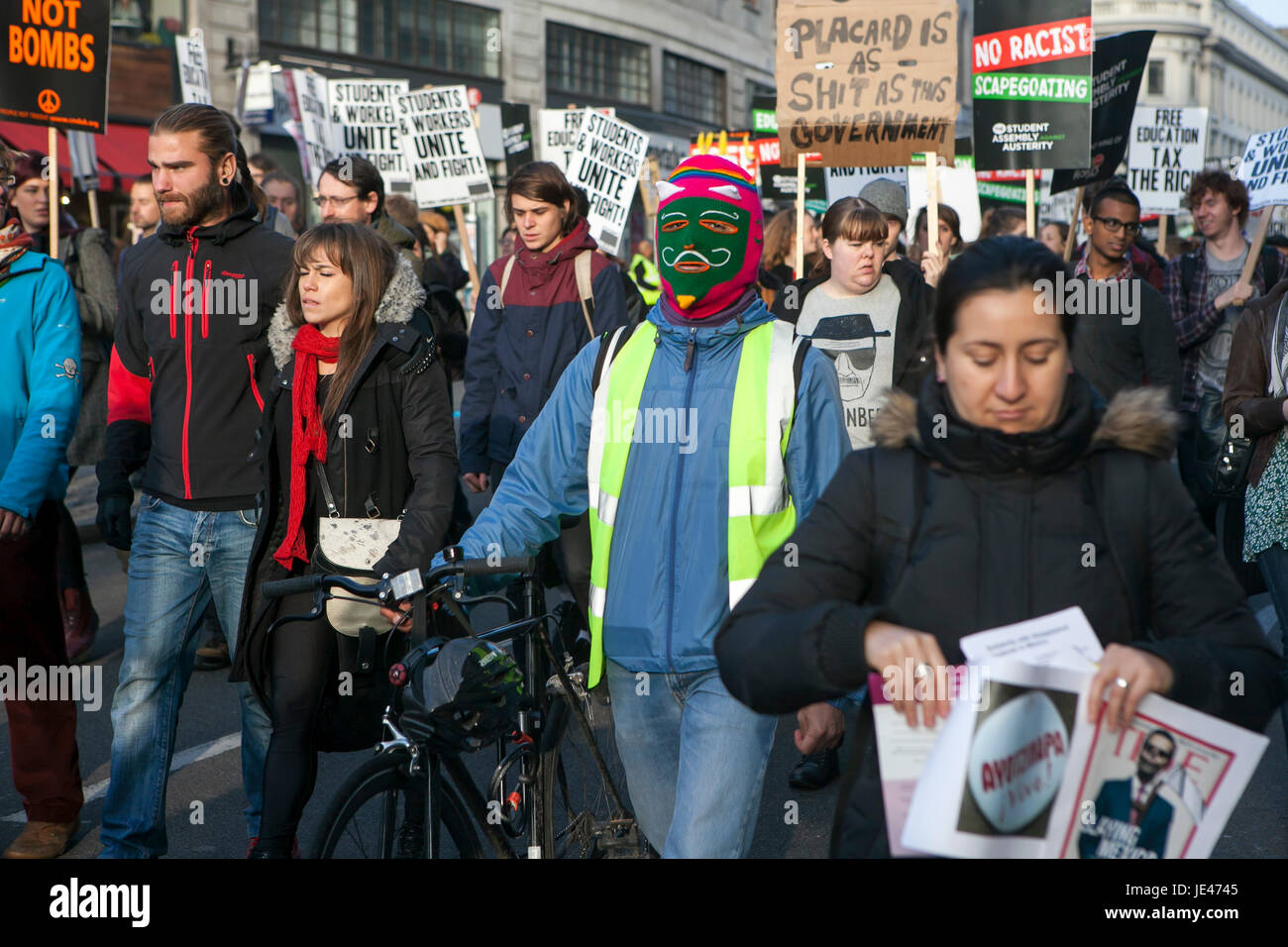 London, UK. 19. November 2016. Studenten protestieren gegen Gebühren und Schnitten und Schulden im Zentrum von London. Stockfoto