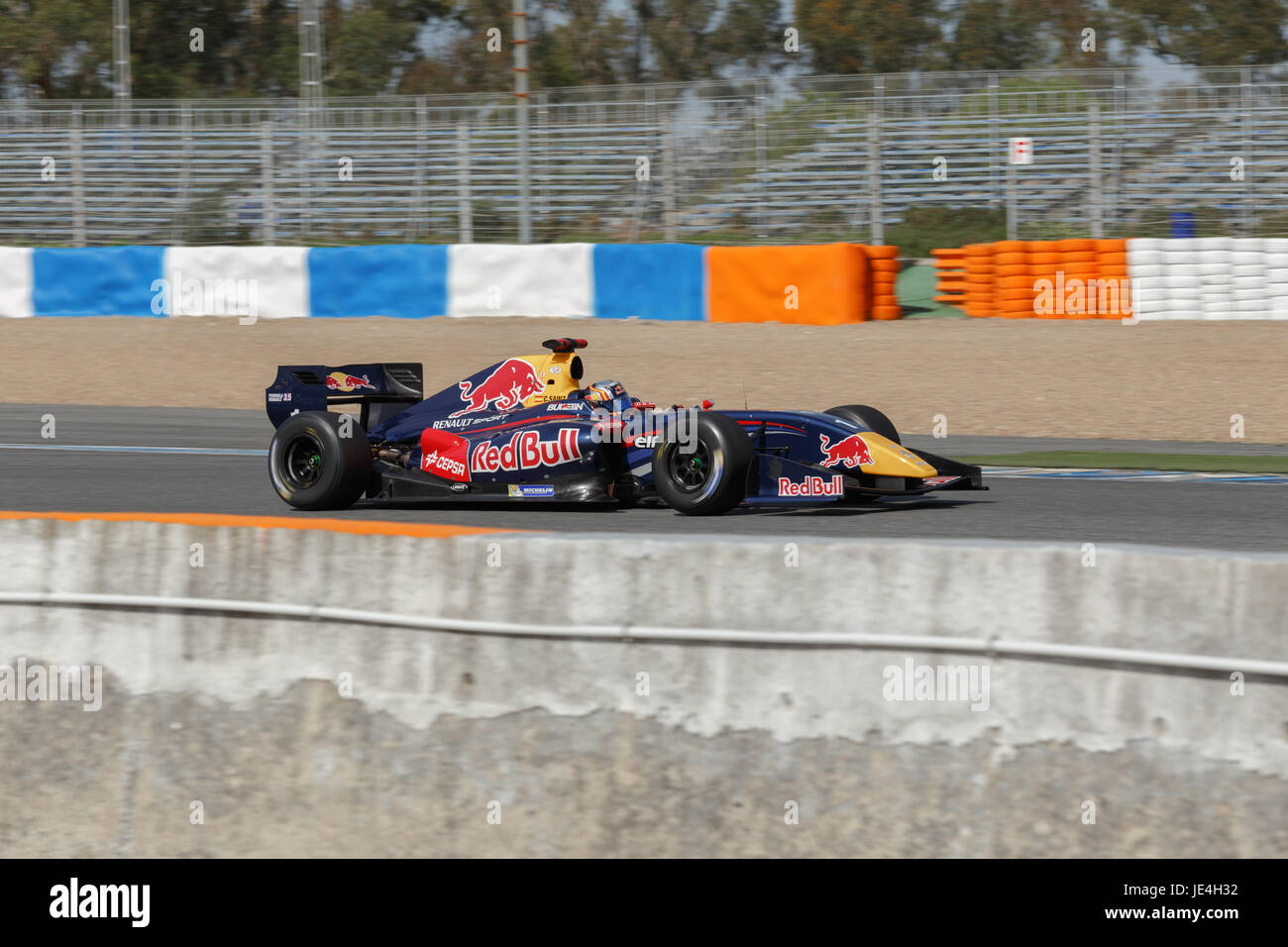 JEREZ DE LA FRONTERA, Spanien - 19. Oktober 2014: Carlos Sainz von DAMS Team fährt mit seinem Auto auf der Rennstrecke von Jerez Stockfoto