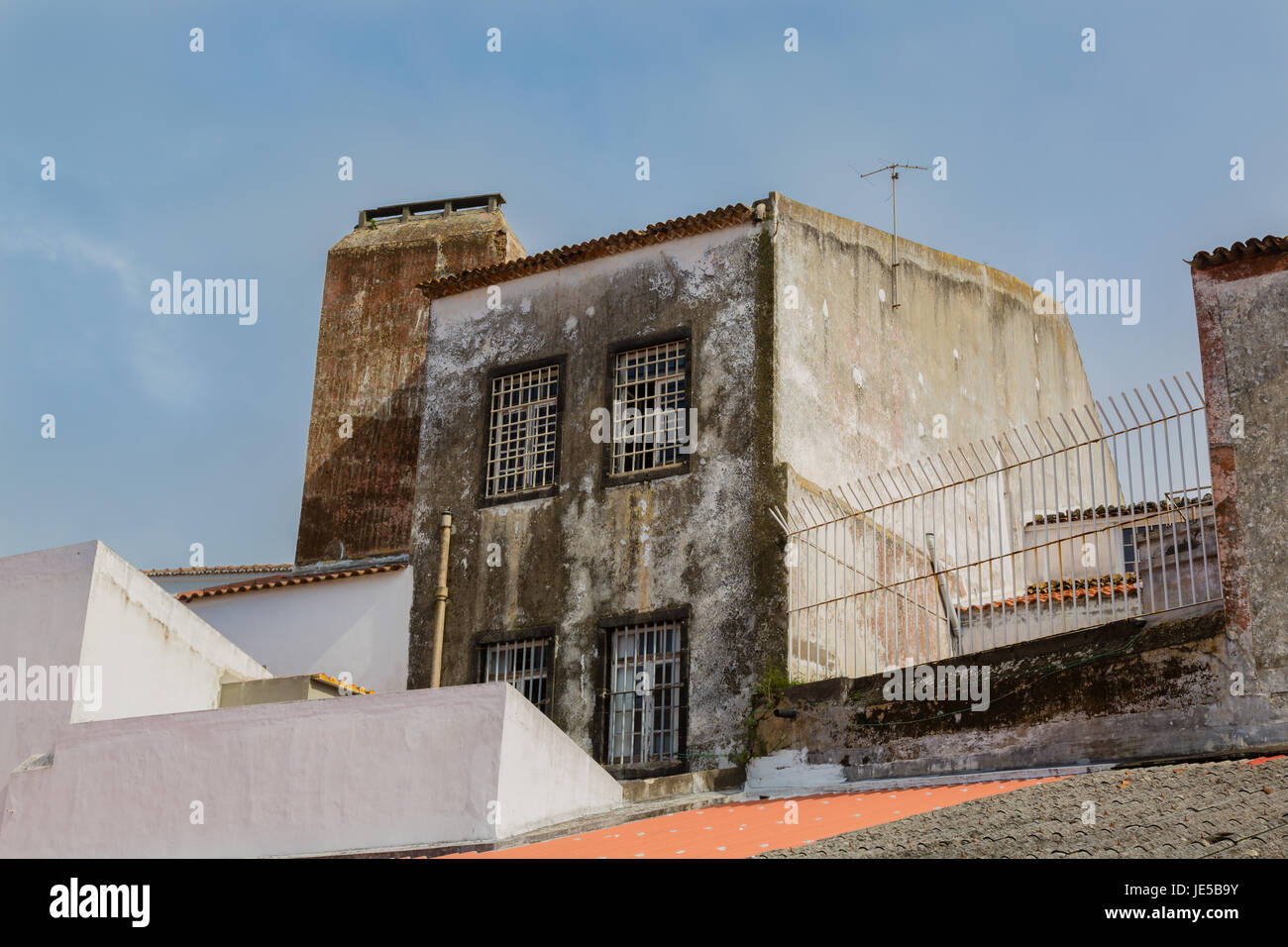 Dächer in der Stadt Ponta Delgada. Ponta Delgada auf der Insel Sao Miguel ist die Hauptstadt der Azoren, Portugal. Stockfoto