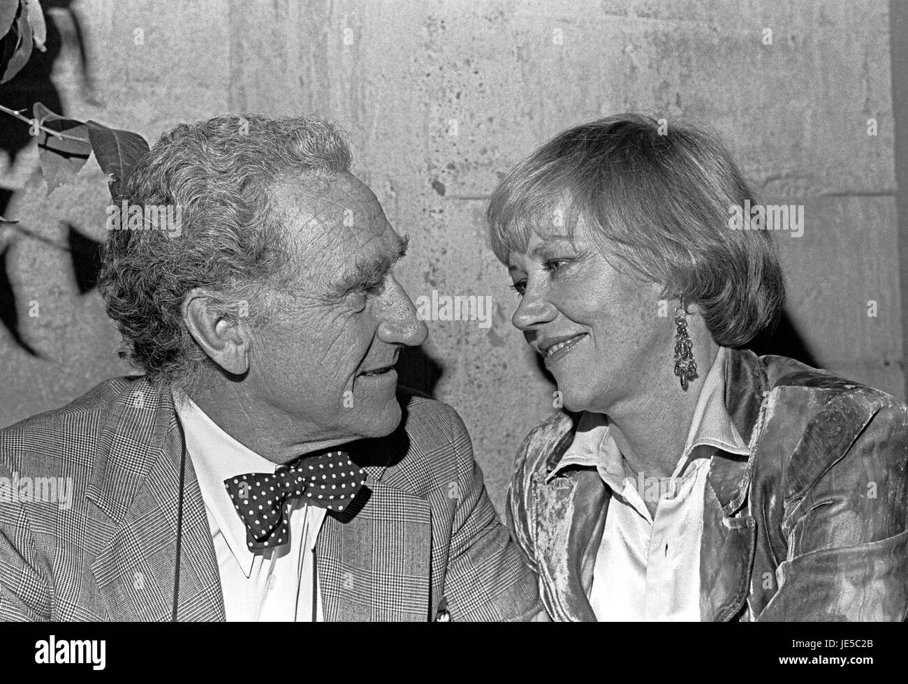 bw421a-40, James Whitmore und Audra Lindley, 14. Januar 1977 Stockfoto