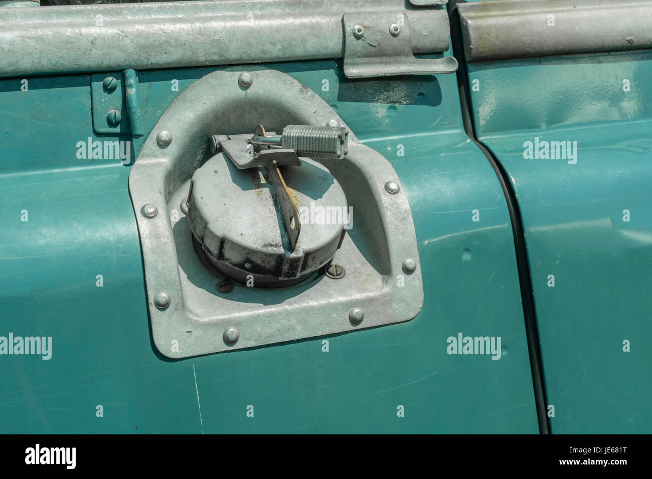 Nahaufnahme der Kraftstofftank-einfüllöffnungskappe auf eine klassische Serie 2 Land Rover (speziell eine Serie 2 a109). Stockfoto