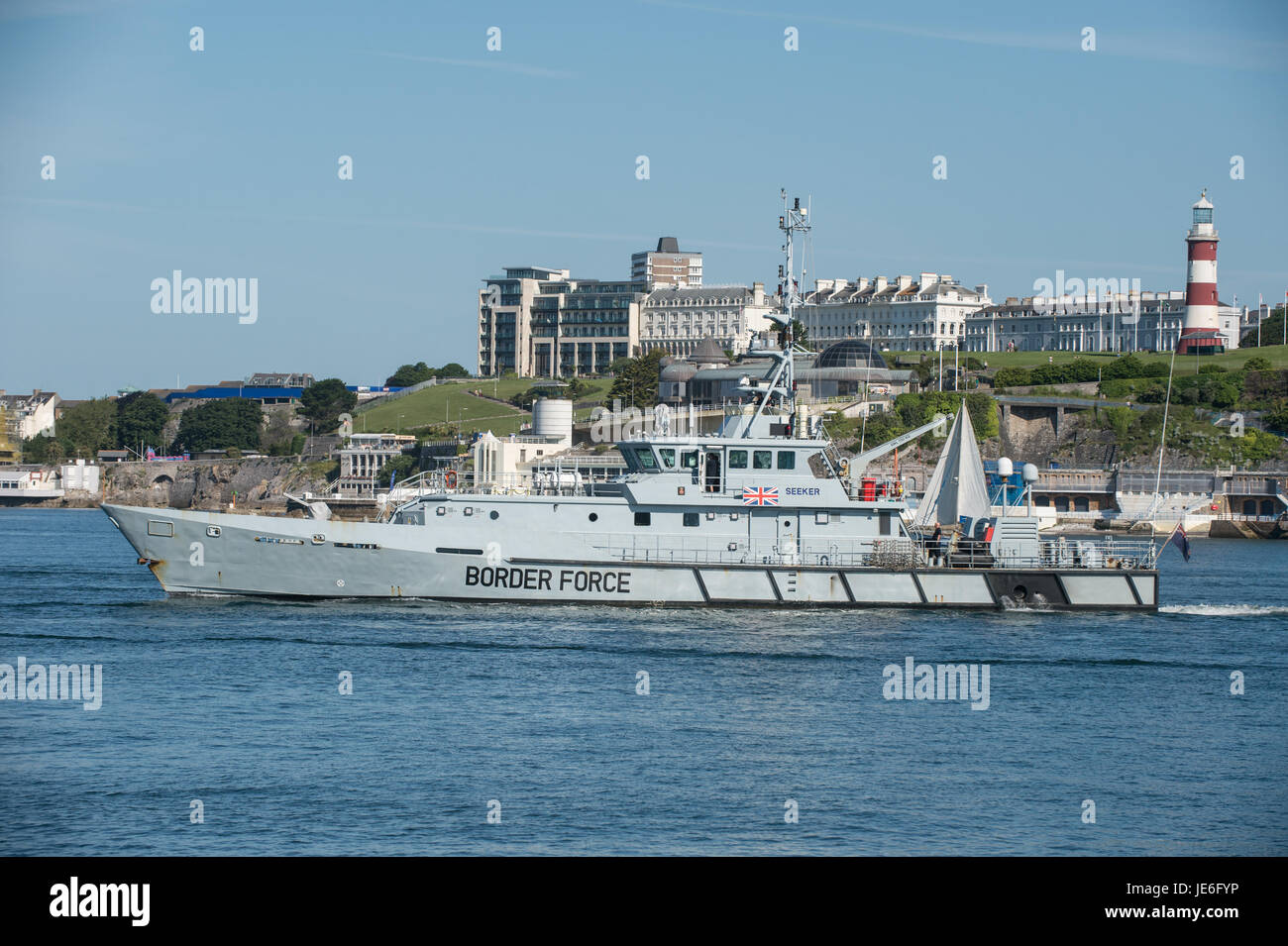 Paul Slater/PSI - Grenze Kraft Schiff Sucher in Plymouth Sound, Devon abgebildet. Stockfoto