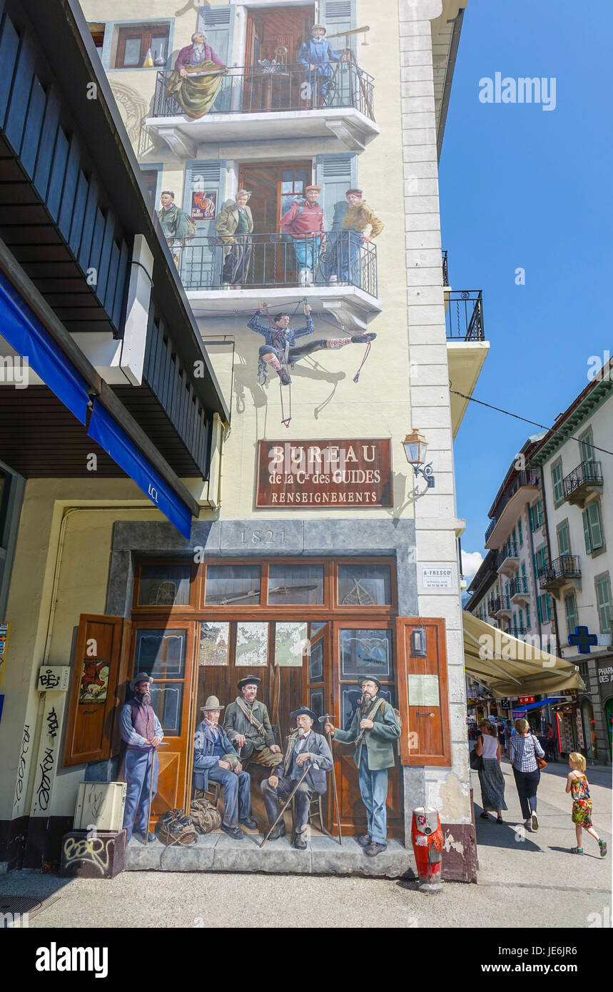Compagnie des Guides gemalte Wandbild in der französischen Stadt Chamonix. Stockfoto