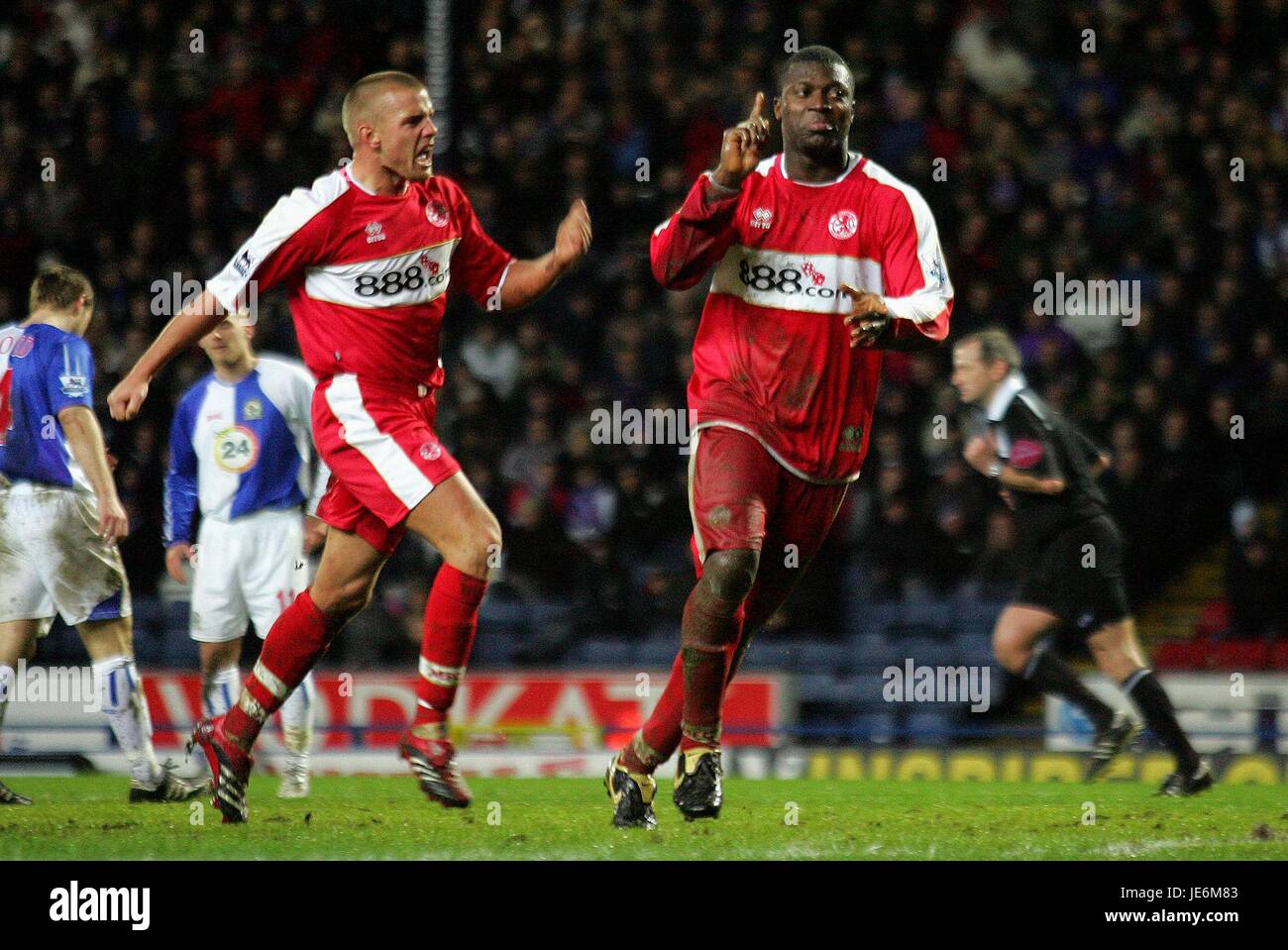 LEE CATTERMOLE YAKUBU BLACKBURN V MIDDLESBROUGH EWOOD PARK BLACKBURN ENGLAND 30. Dezember 2006 Stockfoto