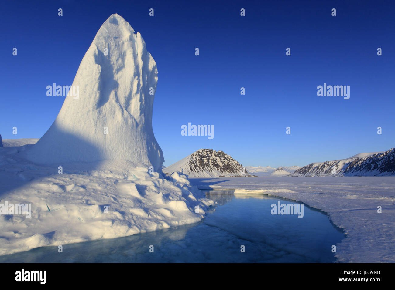 Nordamerika, Kanada, Nordkanada, Nunavut, Baffin Island, Teich, Inlet