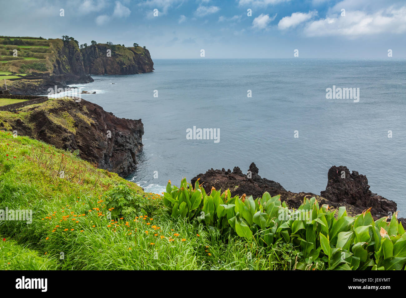 Norden von Sao Miguel Island, Atlantik. Die Insel Sao Miguel ist Teil des Azoren-Archipels, Portugal. Stockfoto