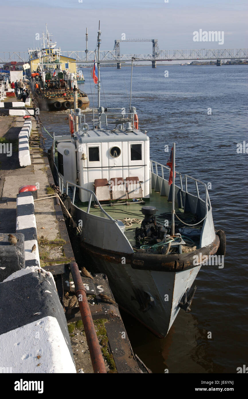 Russland, Archangelsk, Dvina Fluß, Schiffe, Brücke, Fluss, Gewässer, Ufer, Hafen, Mole, Navigation, Anker, Stockfoto