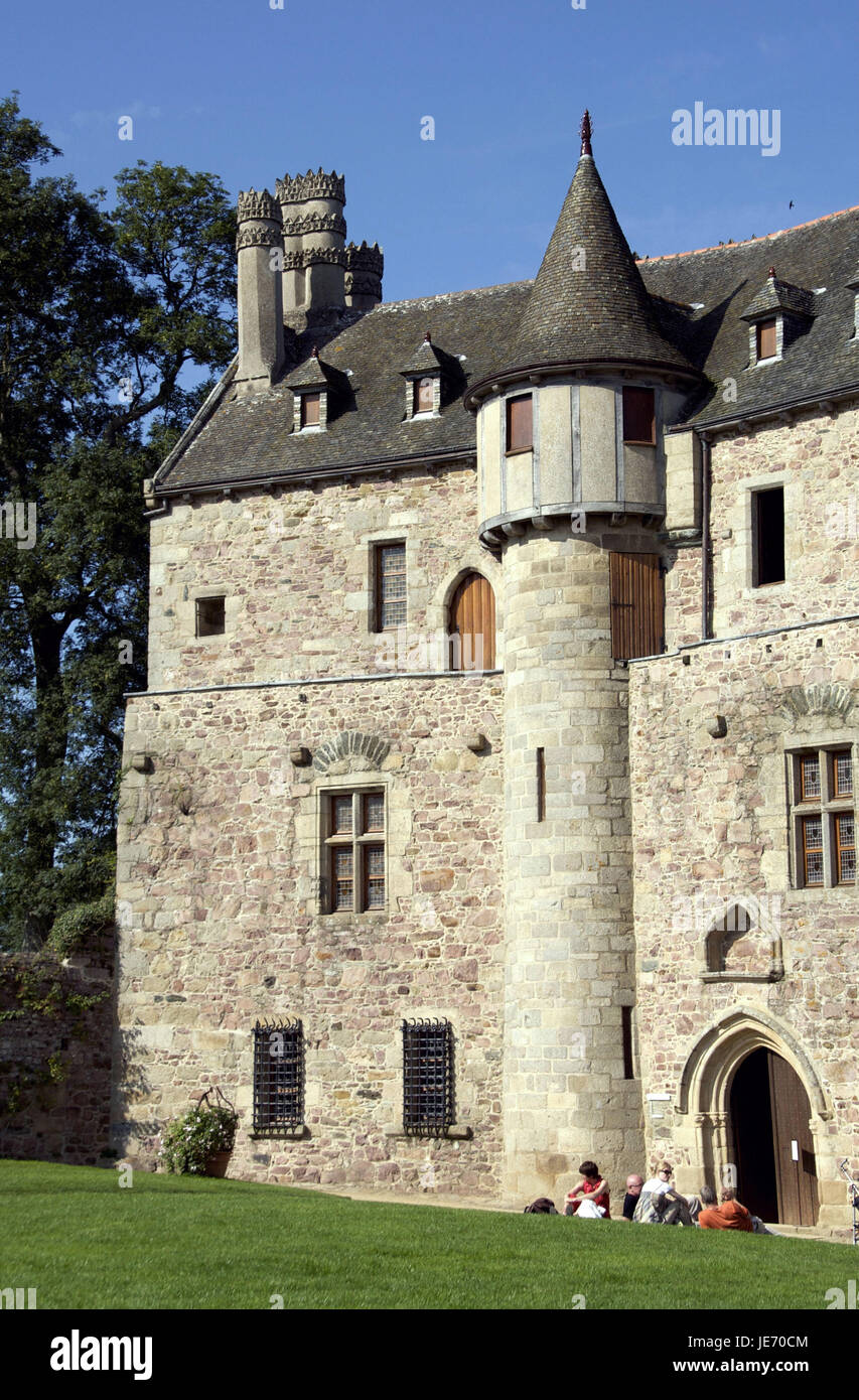 Europa, Frankreich, Bretagne, Cote D' Armor, Touristen im Schloss De La Roche Jagu, Stockfoto