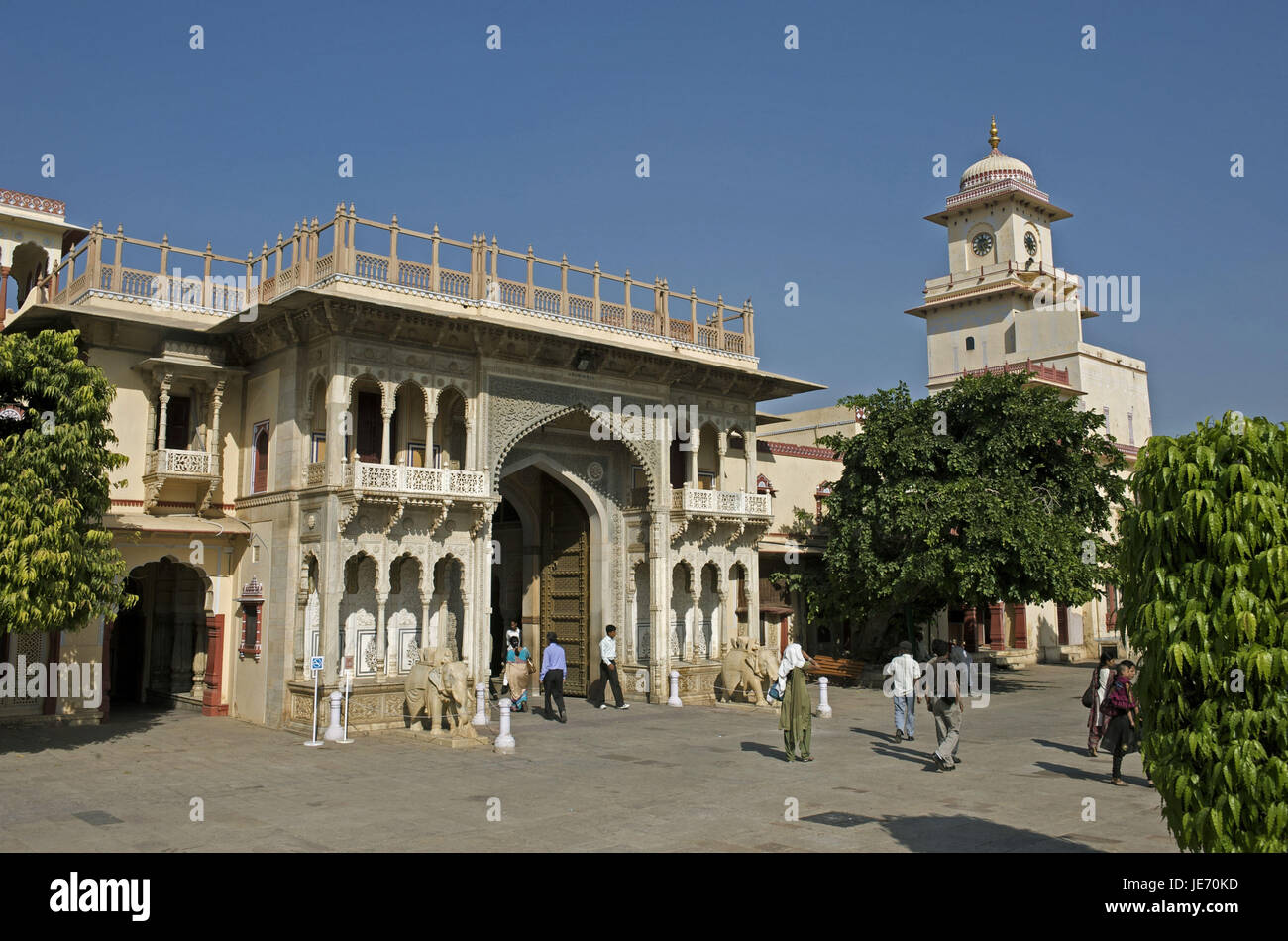 Indien, Jaipur, Rajasthan, Stadtpalast, Sarhad-Ki-Deorhi, Marmor Ziel mit Elefanten Skulpturen Stockfoto