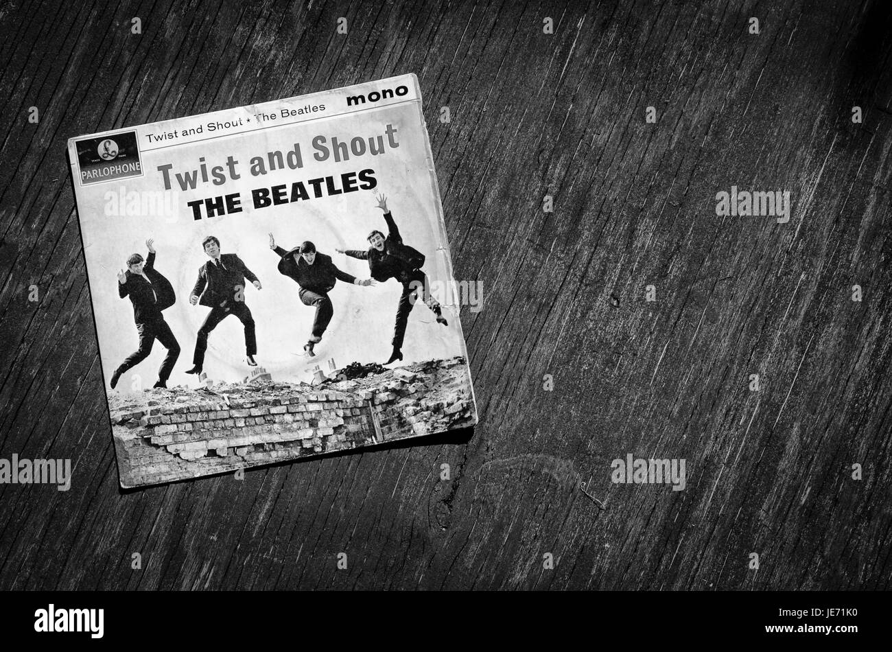 Twist und Shout Datensatz Single zuerst veröffentlicht am 22. März 1962 auf Parlophone Label und produziert von George Martin. Stockfoto