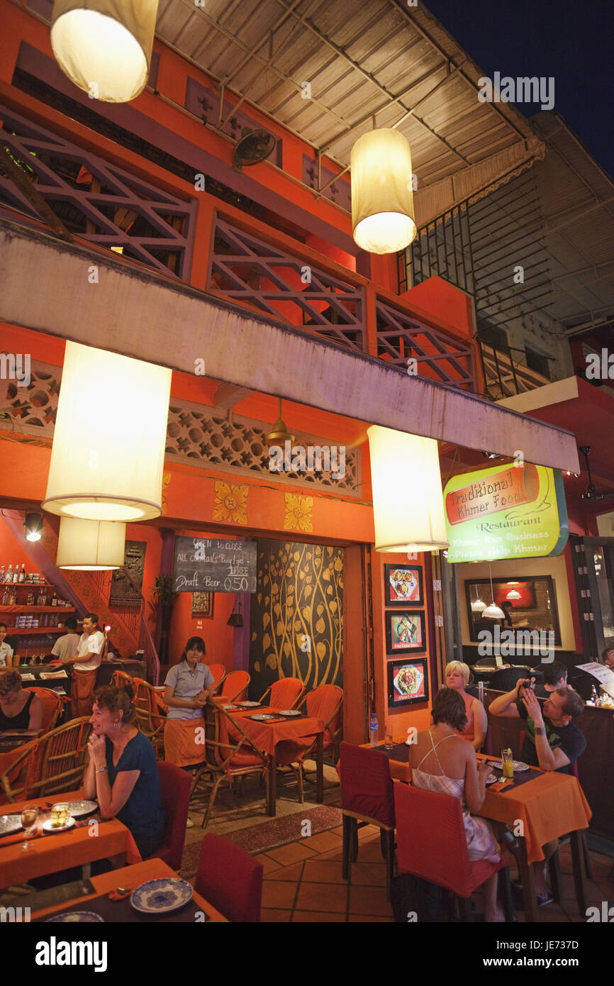 Kambodscha, Siem Reap, Restaurant, Gäste, Stockfoto
