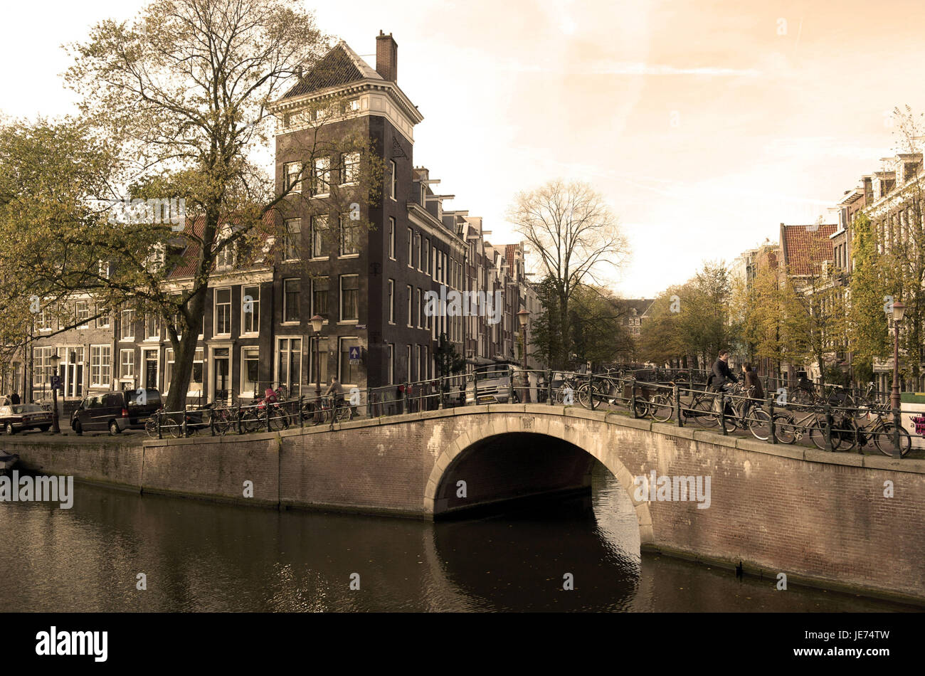 Holland, die Niederlande, Amsterdam, mit dem Fahrrad zu überbrücken, Stockfoto