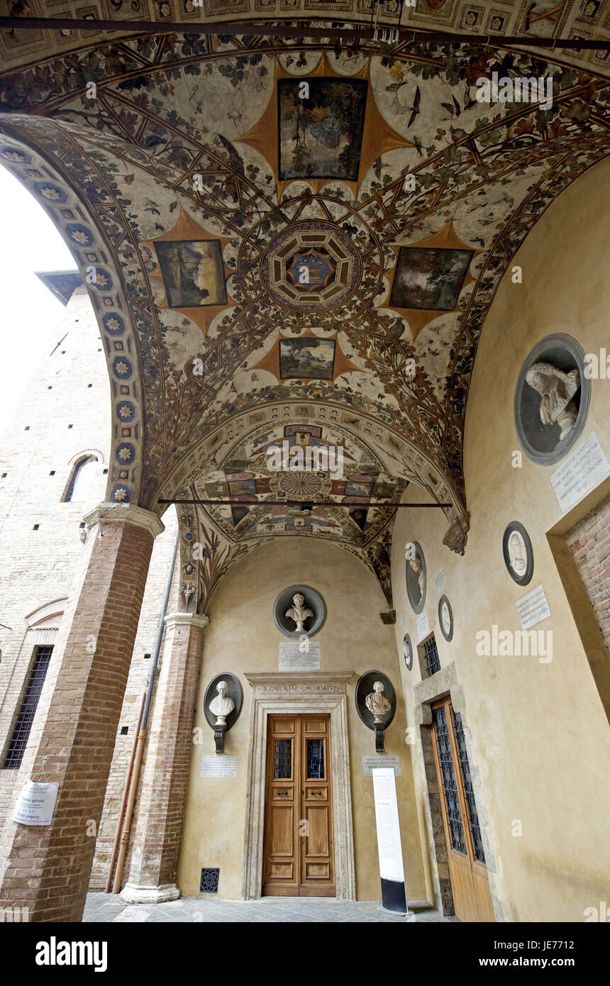Italien, Toskana, Siena, Fresken im Palazzo Chigi-Sarcini Cortile, Stockfoto
