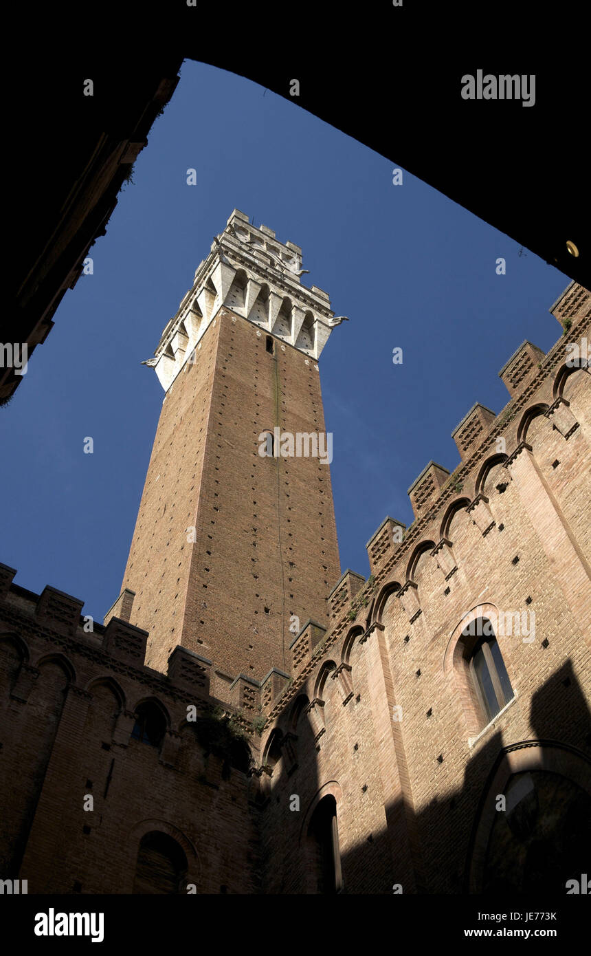 Italien, Toskana, Siena, der Palazzo Pubblico und der Turm Torre del Mangia, Stockfoto
