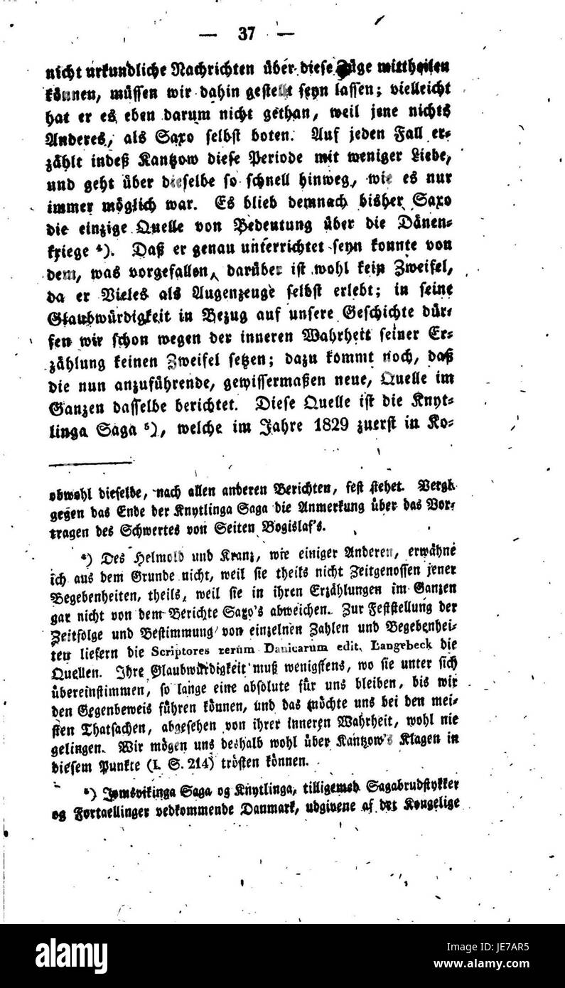 De Baltische Studien ist eine wissenschaftliche Arbeit, die sich mit der Erforschung der baltischen Regionen befasst und deren Kultur, Sprache, Geschichte und Gesellschaft untersucht. Dieser spezifische Band (AF 01 037) konzentriert sich auf verschiedene akademische Themen, die den Ostseeraum betreffen. Stockfoto