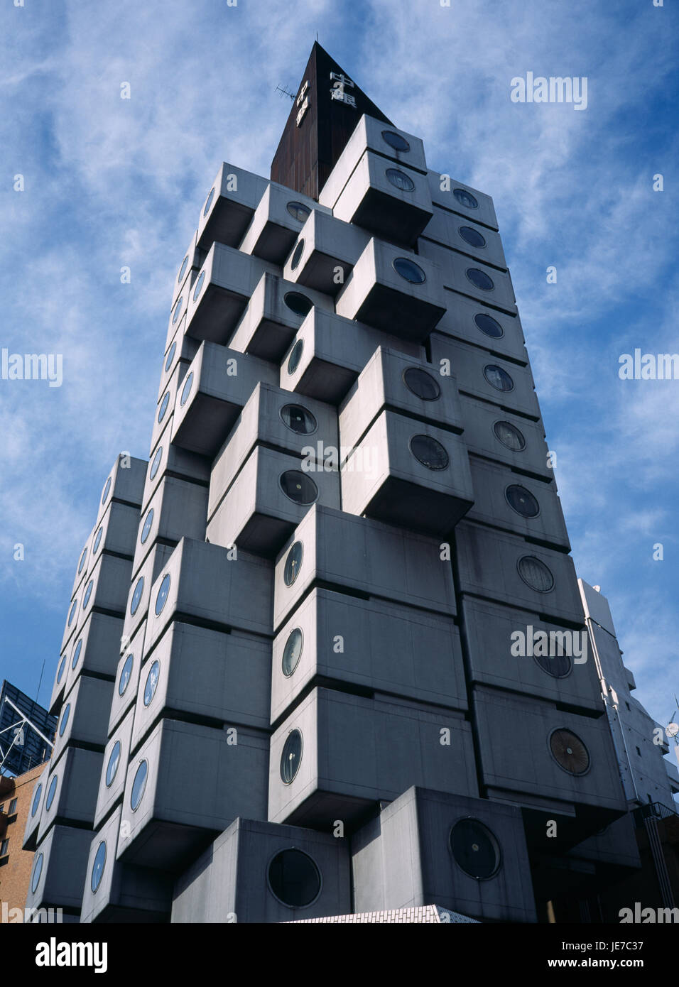 Japan, Honshu, Tokyo, Nakagin Capsule Gebäude in der Ginza Gegend. Stockfoto