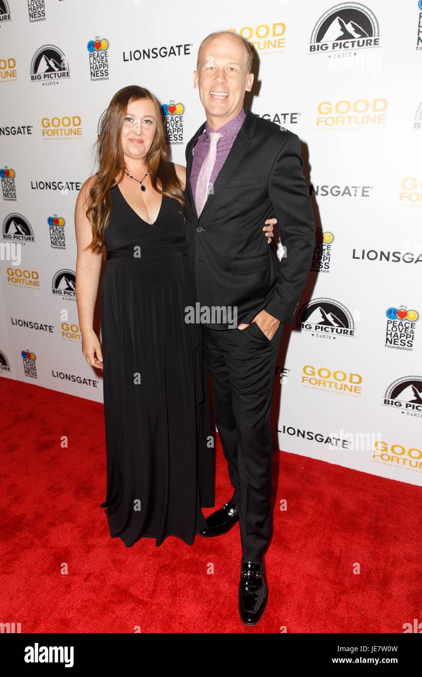 New York, NY, USA. 22. Juni 2017. Rebecca Tickell, Josh Tickell im Ankunftsbereich für Glück Premiere, AMC Loews Lincoln Square, New York, NY 22. Juni 2017. Bildnachweis: Jason Smith/Everett Collection/Alamy Live-Nachrichten Stockfoto