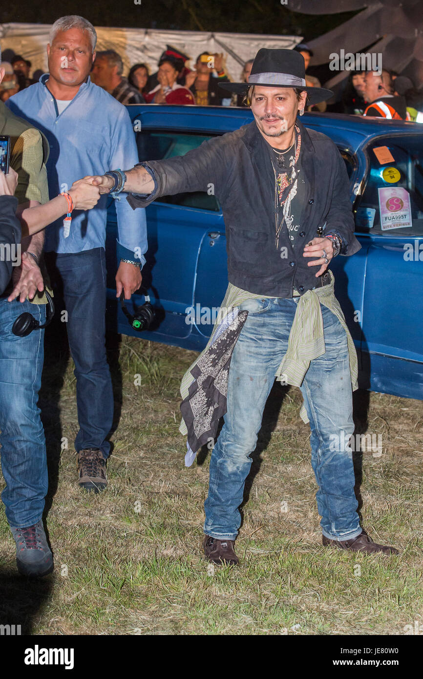 Glastonbury, Somerset, UK. 22. Juni 2017. Johnny Depp präsentiert seine Lieblingsfilme in Cineramageddon - 2017 Glastonbury Festival, würdig Farm. Glastonbury, 22. Juni 2017 Credit: Guy Bell/Alamy Live-Nachrichten Stockfoto