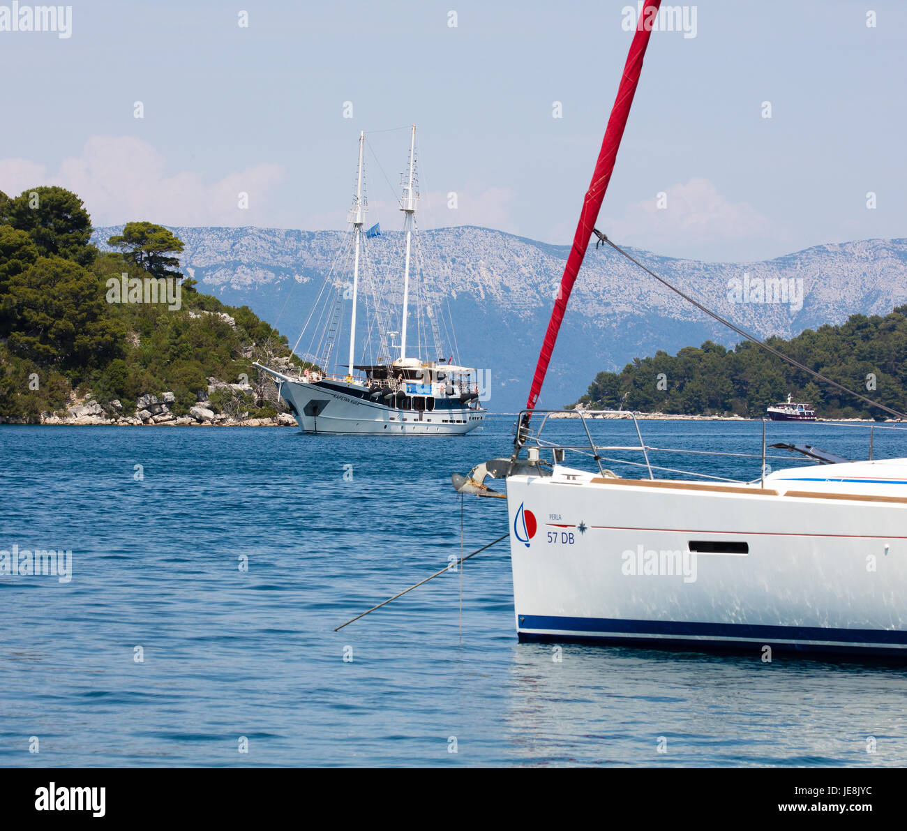 Boote in kleine Adria Hafen von Pomena auf der Insel von Mlet Kroatien Stockfoto