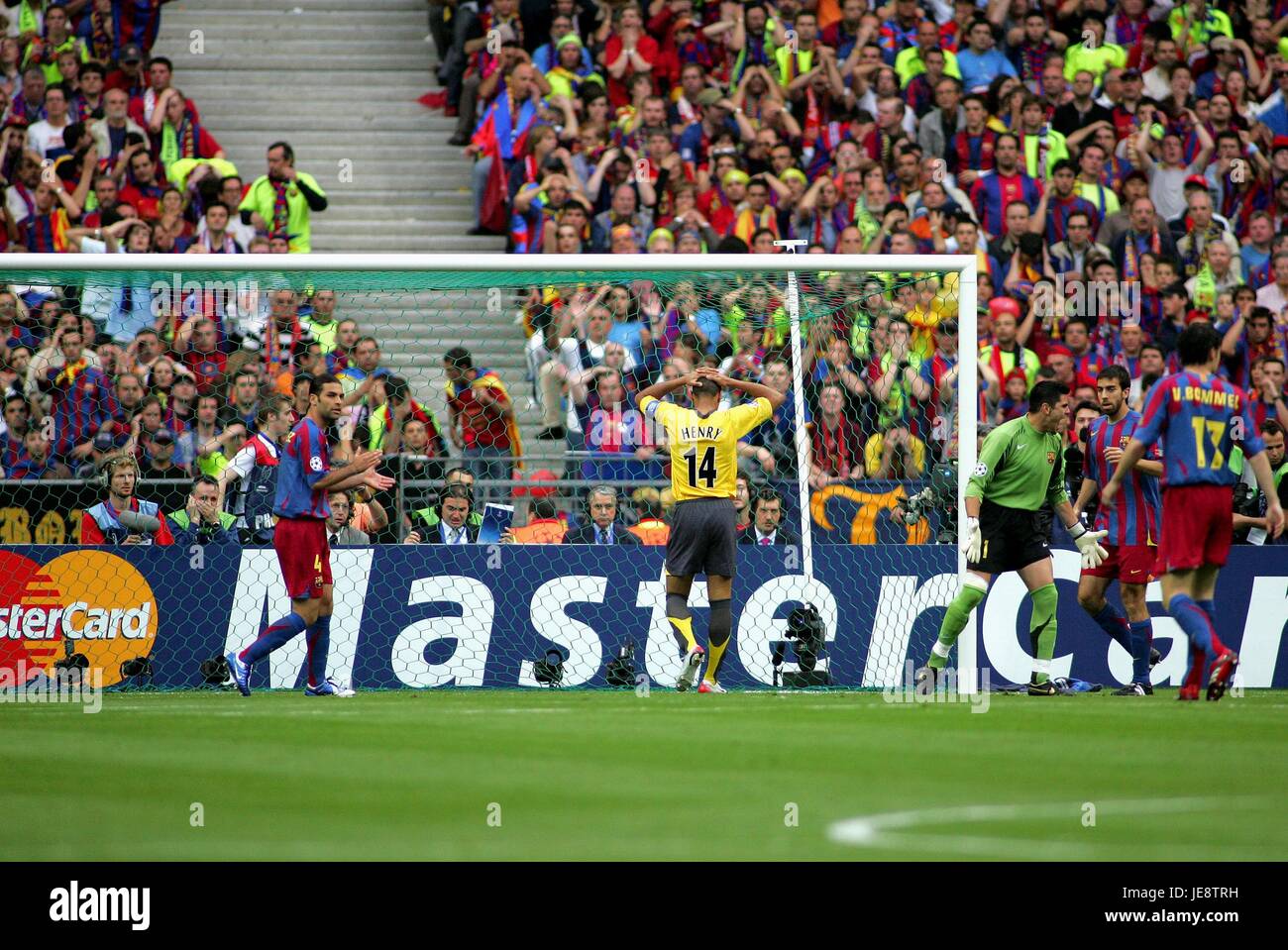 T HENRY V VALDES & OLEGUER BARCELONA V ARSENAL STADE DE FRANCE PARIS Frankreich 17. Mai 2006 Stockfoto