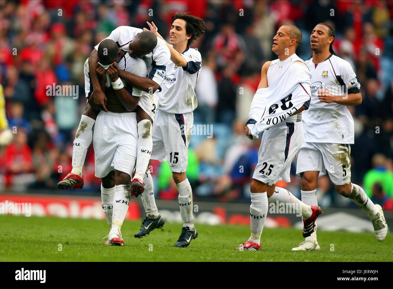 MARLON HAREWOOD & TEAM MATES MIDDLESBROUGH V WEST HAM UTD VILLA PARK BIRMINGHAM ENGLAND 23. April 2006 Stockfoto