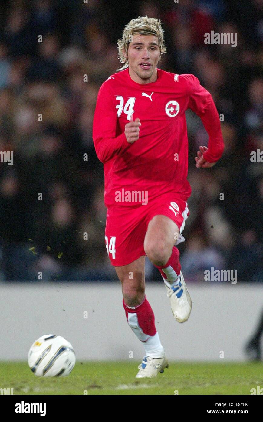 VALON BEHRAMI Schweiz & SS LAZIO HAMPDEN PARK, GLASGOW Schottland 1. März 2006 Stockfoto