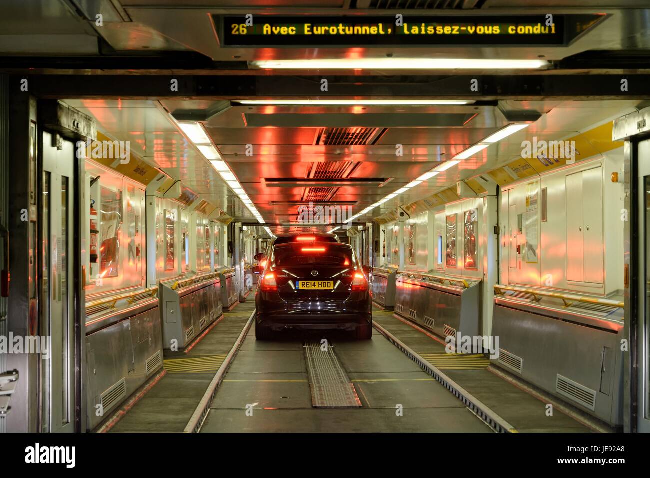 Innenraum des Eurotunnel-Auto-shuttle Stockfoto