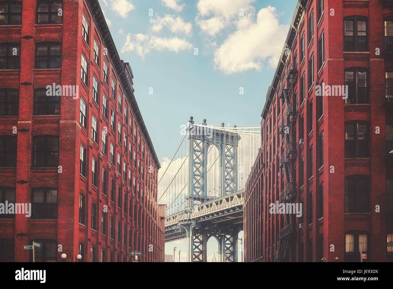 Getönten Farbbild der Manhattan Bridge gesehen von Dumbo, New York City, USA. Stockfoto
